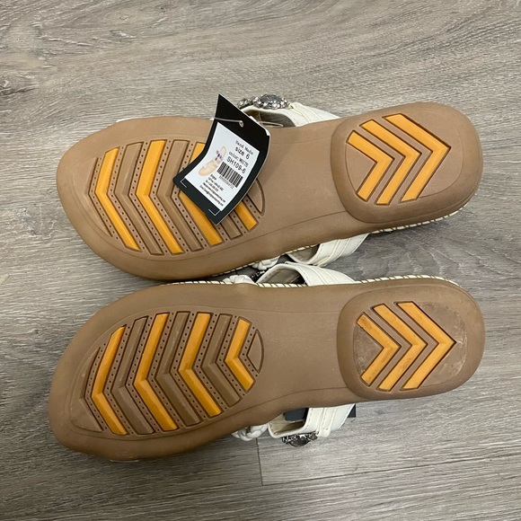 Handmade slippers - Picture 2 of 3